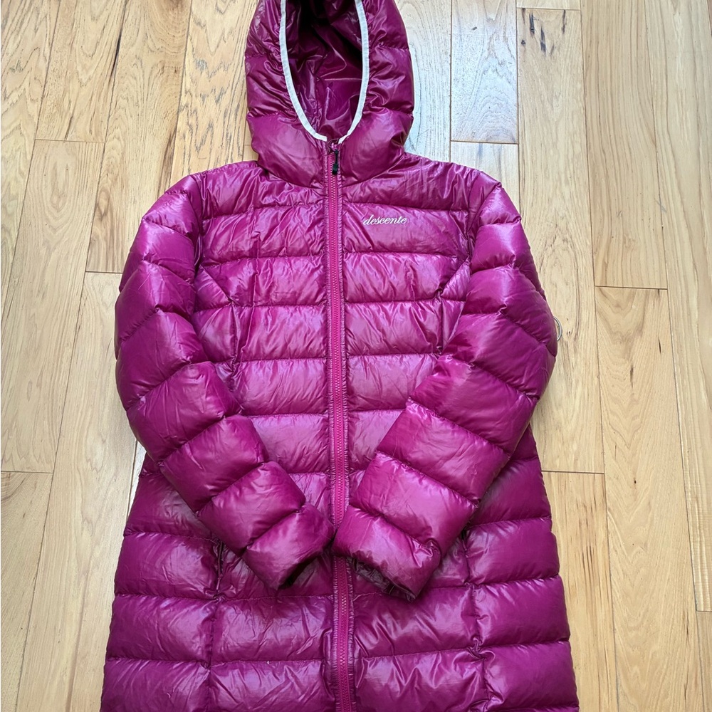 90% Down 10% Feathers Raspberry Descente Women’s Down Puffer Size 8 Large